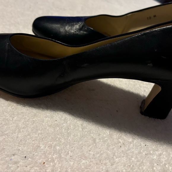Almost Brand New Heels By ETIENNE AIGNER - Size 10 M

Box 71 - Picture 4 of 6